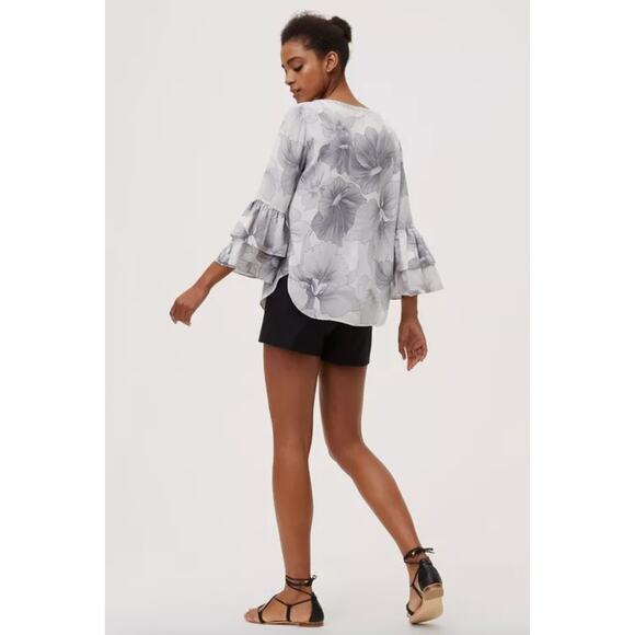 Loft Hibiscus Tiered Bell Sleeve Top Floral Blouse Sz LP Floral Workwear Career - Picture 3 of 9